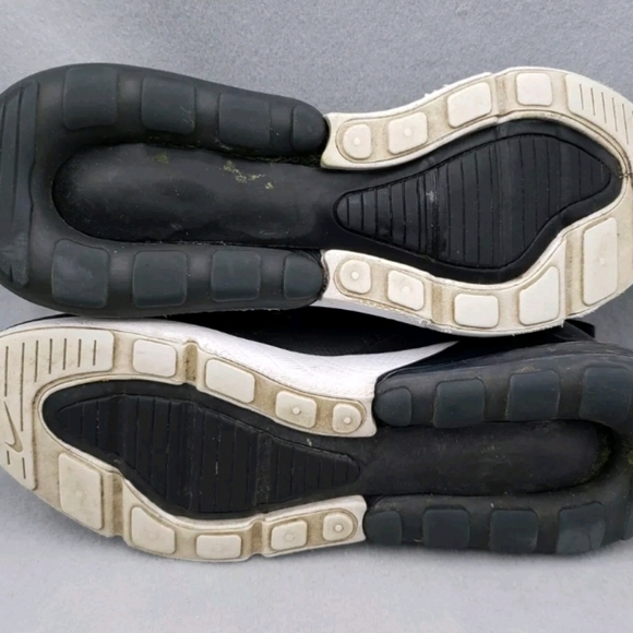 Nike Air Max 270 /  Black Running Athletic Comfort Shoes AH6789-001 Womans 10.5 - Picture 11 of 11